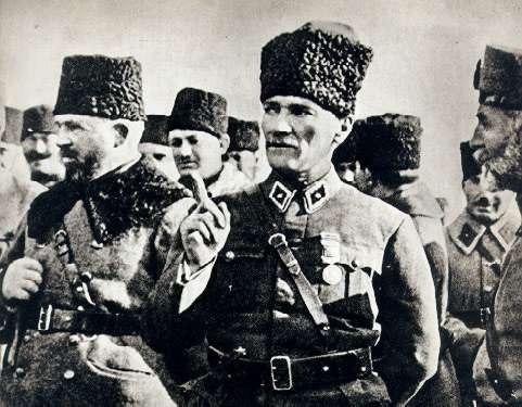 Nurettin_&_Mustafa_Kemal.jpg