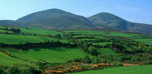 1-rathmore-paps-of-anu-county-kerry-design-picspeter-zoeller.jpg