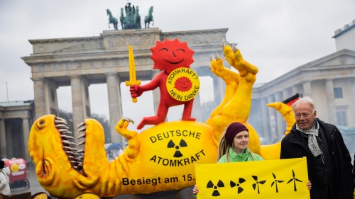 greenpeace-demonstration-brandenburger-tor-100-1920x1080.jpg