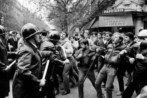 Manifestation-boulevard-Saint-Michel-Paris-durant-evenements-Mai-68_0_729_486.jpg