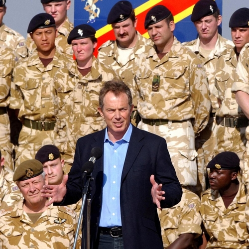 0_Tony-Blair-addressing-troops-as-he-arrives-in-Basra.jpg
