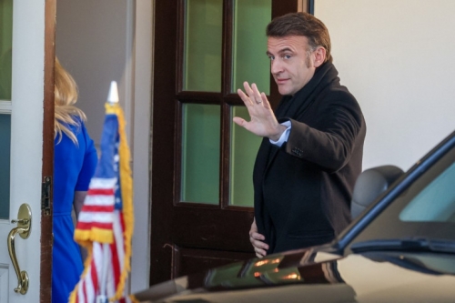 1736521-emmanuel-macron-s-est-rendu-a-washington-ce-lundi-24-fevrier.jpg