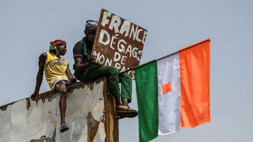 Une-manifestation-contre-la-presence-de-la-France-au-Niger-le-2-septembre-2023-a-Niamey-1700151.jpg