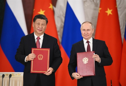 Xi-and-Putin-folders-.jpg