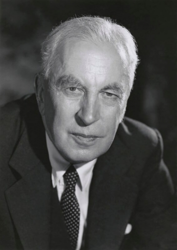 Arnold-Joseph-Toynbee-4289298020.jpg