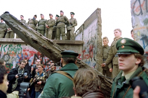 Berlin-1989-Mur-551624380.jpg