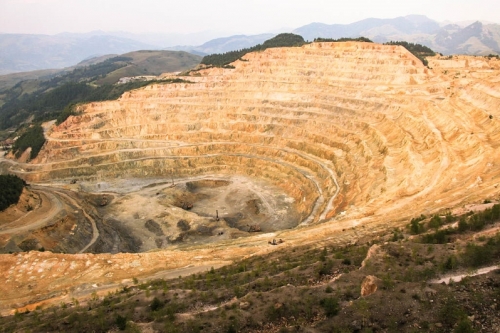 mine-de-cuivre-extraction-ressources-naturelles.jpg