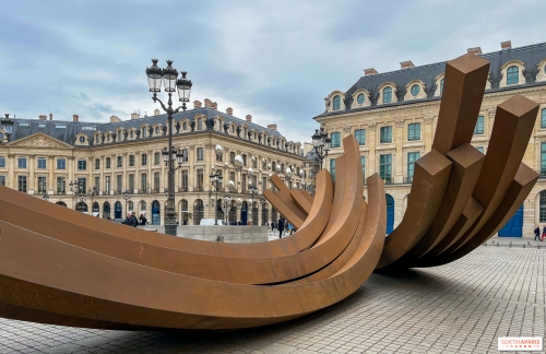 868085-les-installations-de-bernar-venet-place-vendome-image00002-2425394449.jpg