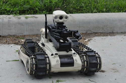 Micro_Tactical_Ground_Robot_from_ROBOTEAM_North_America_140726-A-HE734-003.jpg