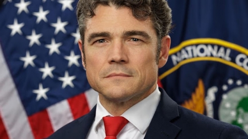21793900-v2-official-portrait-of-the-director-of-the-national-counterterrorism-center-joe-kent-580277118.jpg