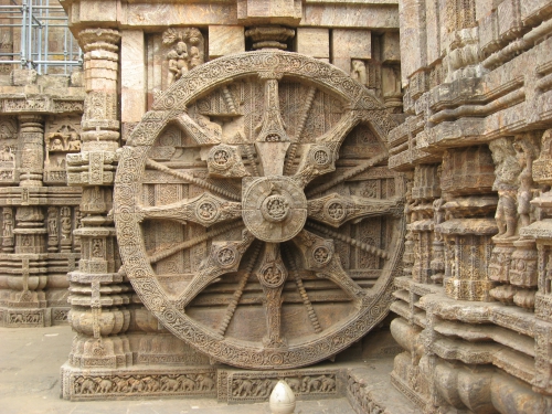 Konark_Sun_Temple_Wheel_and_Sculpture_By_Piyal_Kundu.jpg