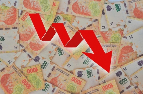 argentine-peso-bills-with-red-down-arrow-sign-monetary-devaluation_362478-322-1899872415.jpg