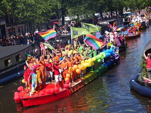 Amsterdam_Gay_Pride_2013_De_Kringen_boat_pic3.JPG