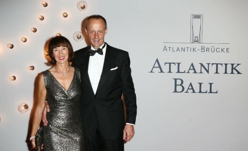 charlotte-und-friedrich-merz-atlantik-bruecke-dpa-63884082-jpg-1472841972.jpg