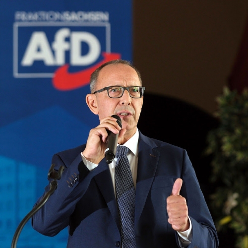 joerg-urban-afd-112_v-variantBig1x1_w-1280_zc-3061602c.jpg