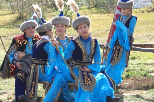 kazakh-national-dress1.jpg