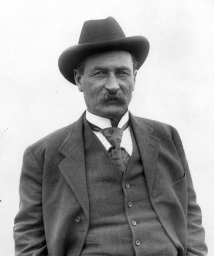 flood-water-wars-william_mulholland.jpg__500x598_q85_crop_subsampling-2-3704601123.jpg