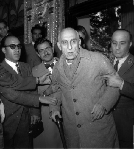 500px-Mossadegh_Trial_28_Amordad_1332-2487007993.jpg