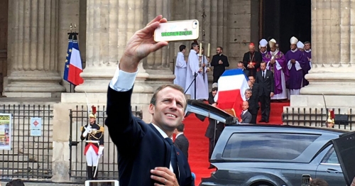 macron-selfie-chirac-1-3502032049.jpg