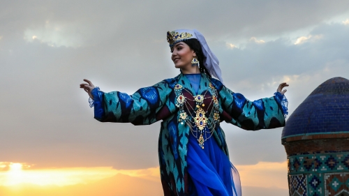 Uzbekistan-dancer-scaled.jpg
