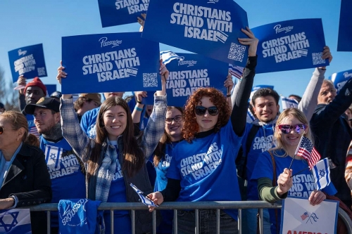 Christian-Students-With-Passages-Attend-March-for-Israel-1320x880-2-1450038317.jpg