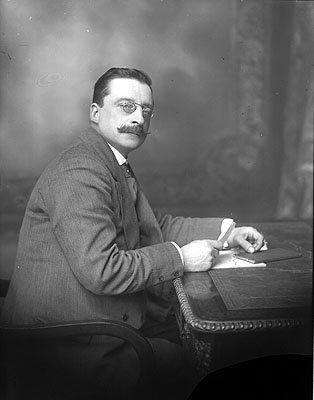 G_Embed_ArthurGriffith_Portrait_ke192-2912967017.jpg