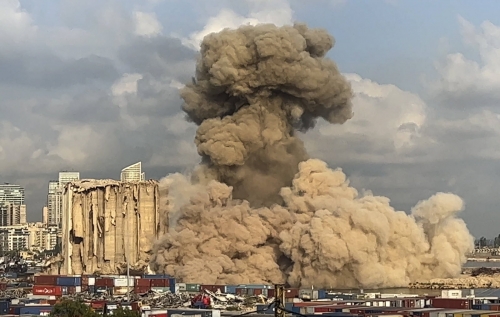 l-explosion-de-centaines-de-tonnes-de-nitrate-d-ammonium-dans-le-port-de-beyrouth-a-fait-le-4-aout-2020-plus-de-200-morts-et-6-500-blesses-1674480314.jpg