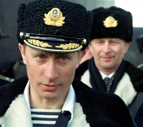 poutine-en-2000-photo-pool-afp-1565280776-2218073956.jpg