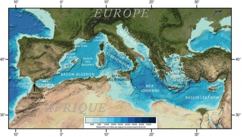 Carte-geomorphologique-de-la-Mer-Mediterranee-Fond-de-carte-et-bathymetrie-GEBCO-351263337.jpg