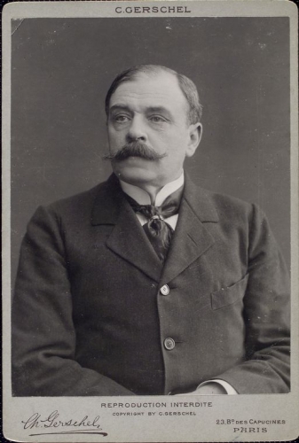 Octave_Mirbeau_formal_portrait.jpg