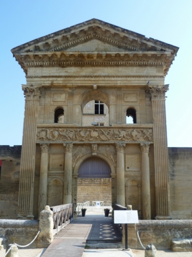 Vernegues-Temple-Diane-1.jpg
